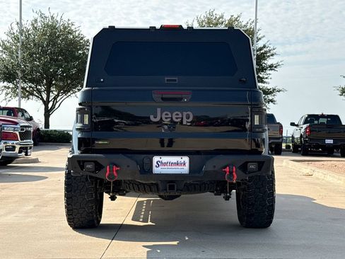 Used 2023 Jeep Gladiator Rubicon w/ LED Lighting Group AWD/4WD image 8