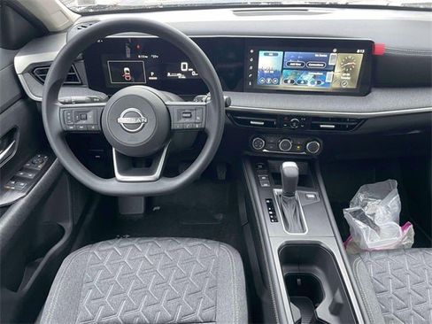 New 2025 Nissan Kicks SV w/ SV Premium Package image 12