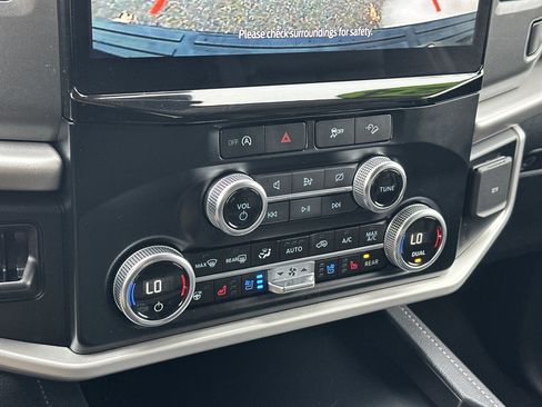 Used 2024 Ford Expedition XLT image 22