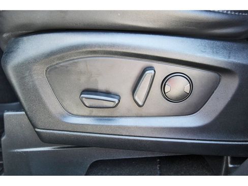 Used 2022 Ford Explorer XLT w/ Equipment Group 202A RWD image 29