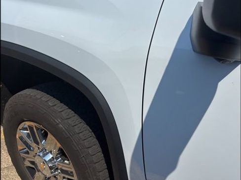 Used 2026 Chevrolet Silverado 2500 High Country w/ High Country Premium Package image 9