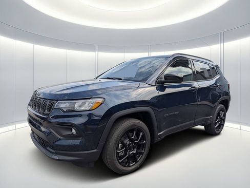 New 2026 Jeep Compass Latitude AWD/4WD image 8
