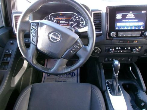 Used 2023 Nissan Frontier SV w/ SV Convenience Package AWD/4WD image 11