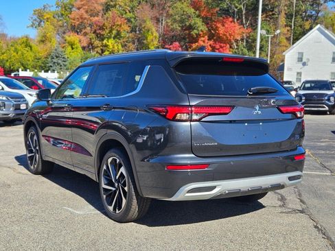 New 2025 Mitsubishi Outlander SEL image 3