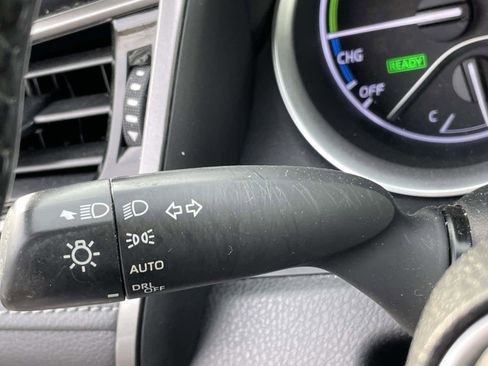 Used 2022 Toyota Camry XLE image 19