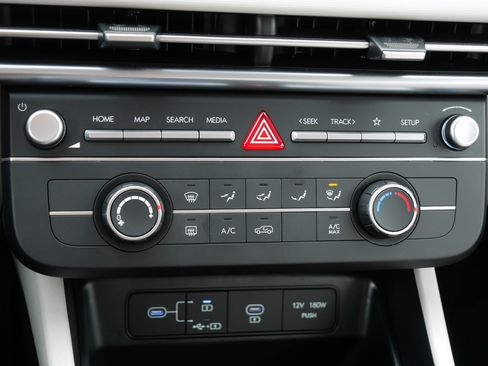 Used 2025 Hyundai Tucson SE AWD/4WD image 23