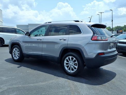 Used 2019 Jeep Cherokee Latitude w/ Popular Appearance Group FWD image 23