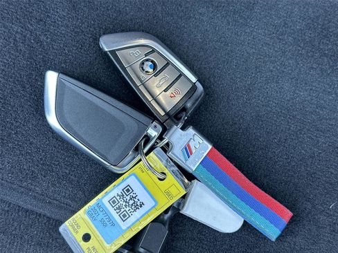 Used 2021 BMW M550i xDrive w/ Executive Package image 21