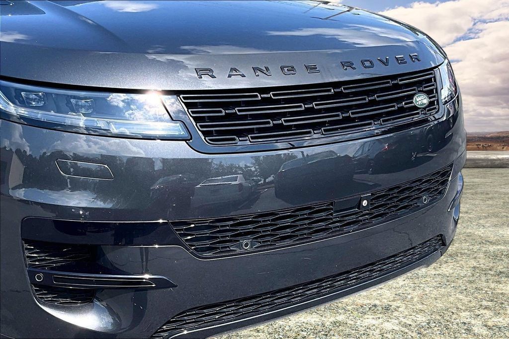 Used 2024 Land Rover Range Rover Sport SE AWD/4WD image 33