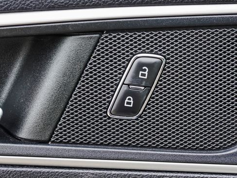 Used 2022 Ford Edge SEL image 19