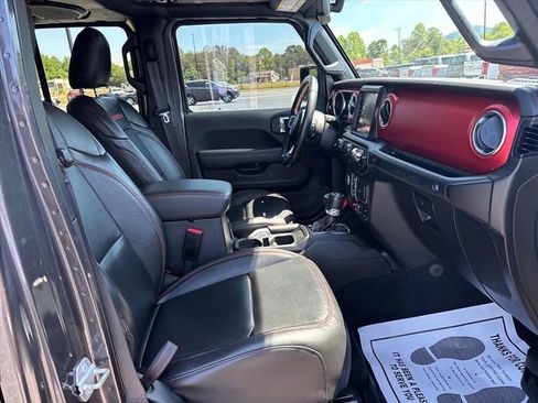 Used 2022 Jeep Wrangler Unlimited Rubicon w/ Cold Weather Group AWD/4WD image 13