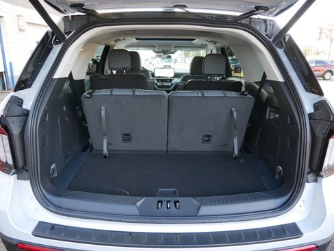 Used 2026 Ford Explorer Active w/ Active Comfort Package AWD/4WD image 18