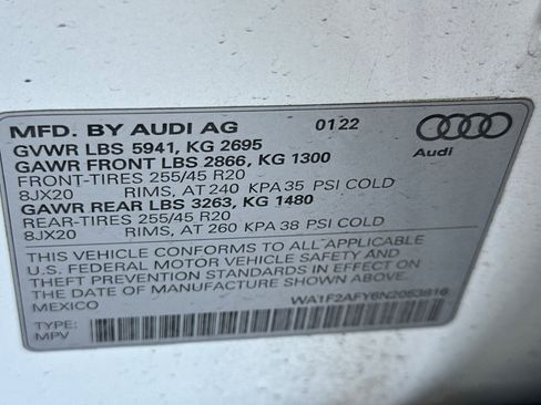 Used 2022 Audi Q5 e Prestige w/ Prestige Package image 39