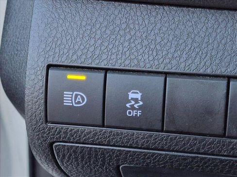 Certified 2022 Toyota Camry SE w/ Convenience Package FWD image 12