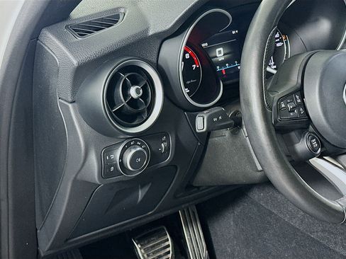 Used 2022 Alfa Romeo Stelvio Ti image 17