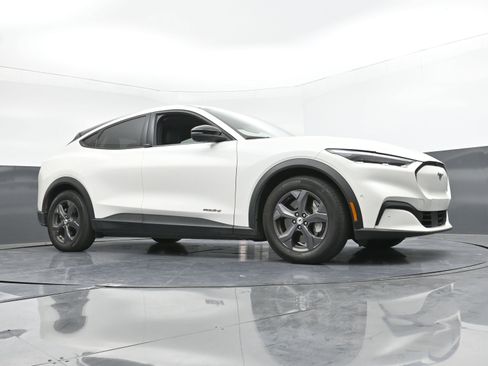 Used 2023 Ford Mustang Mach-E Select image 21