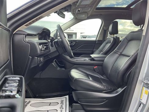 Used 2023 Lincoln Aviator AWD w/ Premium Package image 10