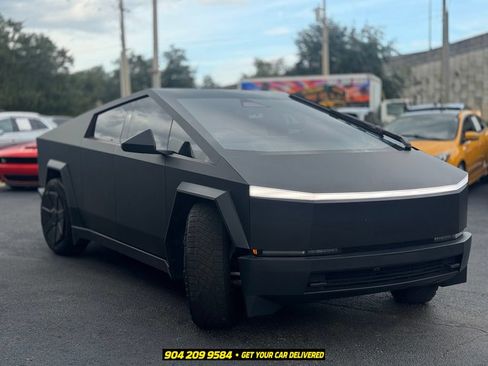 Used 2024 Tesla Cybertruck Cyberbeast AWD/4WD image 9