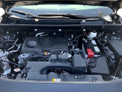 Used 2024 Toyota RAV4 XLE FWD image 30