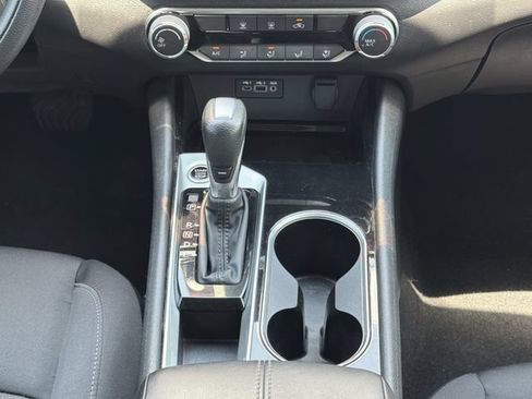 Used 2024 Nissan Altima 2.5 SV FWD image 4
