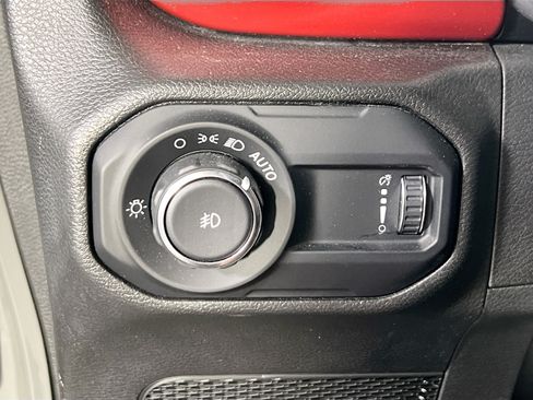 Used 2023 Jeep Wrangler Unlimited Rubicon w/ LED Lighting Group AWD/4WD image 10