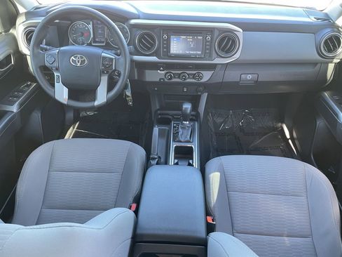 Used 2017 Toyota Tacoma SR5 image 19