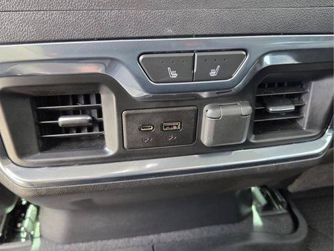 Used 2019 Chevrolet Silverado 1500 High Country w/ Technology Package AWD/4WD image 14