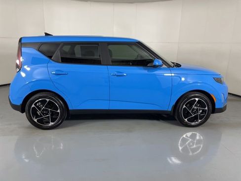New 2025 Kia Soul EX image 9