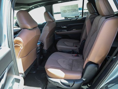 New 2026 Toyota Grand Highlander AWD Hybrid image 20