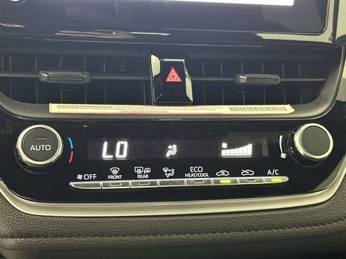 Used 2024 Toyota Corolla SE FWD image 18
