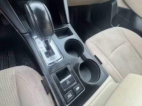 Used 2019 Subaru Outback 2.5i Premium AWD/4WD image 24