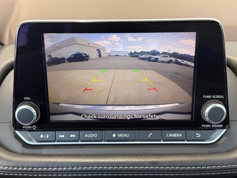 Used 2023 Nissan Rogue SV AWD/4WD image 37