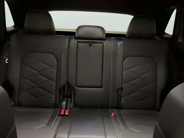 Used 2025 Volkswagen Atlas Cross Sport SE AWD/4WD image 38