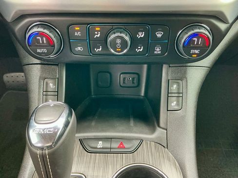 Used 2019 GMC Acadia SLT FWD image 34