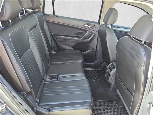 Used 2022 Volkswagen Tiguan SE AWD/4WD image 21