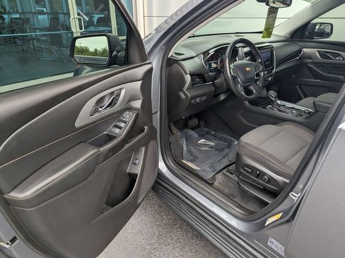 Used 2021 Chevrolet Traverse LT w/ LPO, 'HIT The Road' Package AWD/4WD image 9