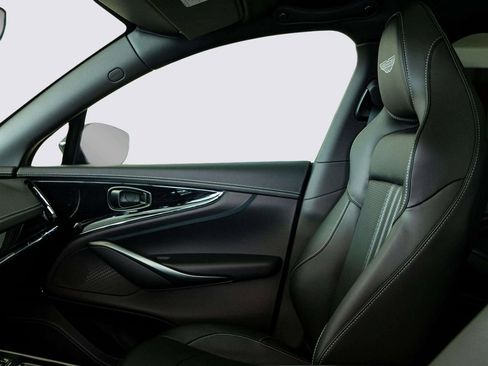 New 2026 Aston Martin DBX 707 image 12