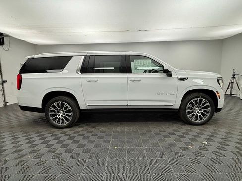 New 2026 GMC Yukon XL Denali w/ Denali Reserve Package image 10