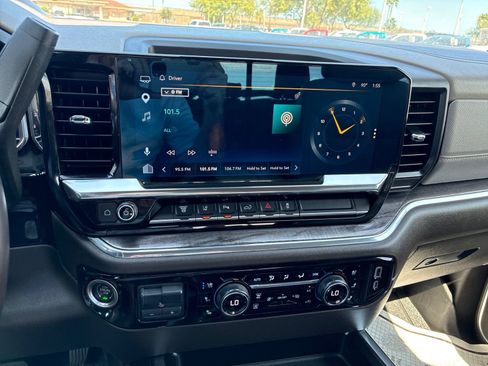 Used 2024 Chevrolet Silverado 2500 LTZ w/ LTZ Premium Package AWD/4WD image 12