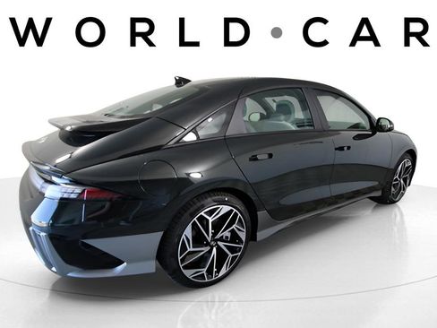 Used 2023 Hyundai Ioniq 6 SEL RWD image 3
