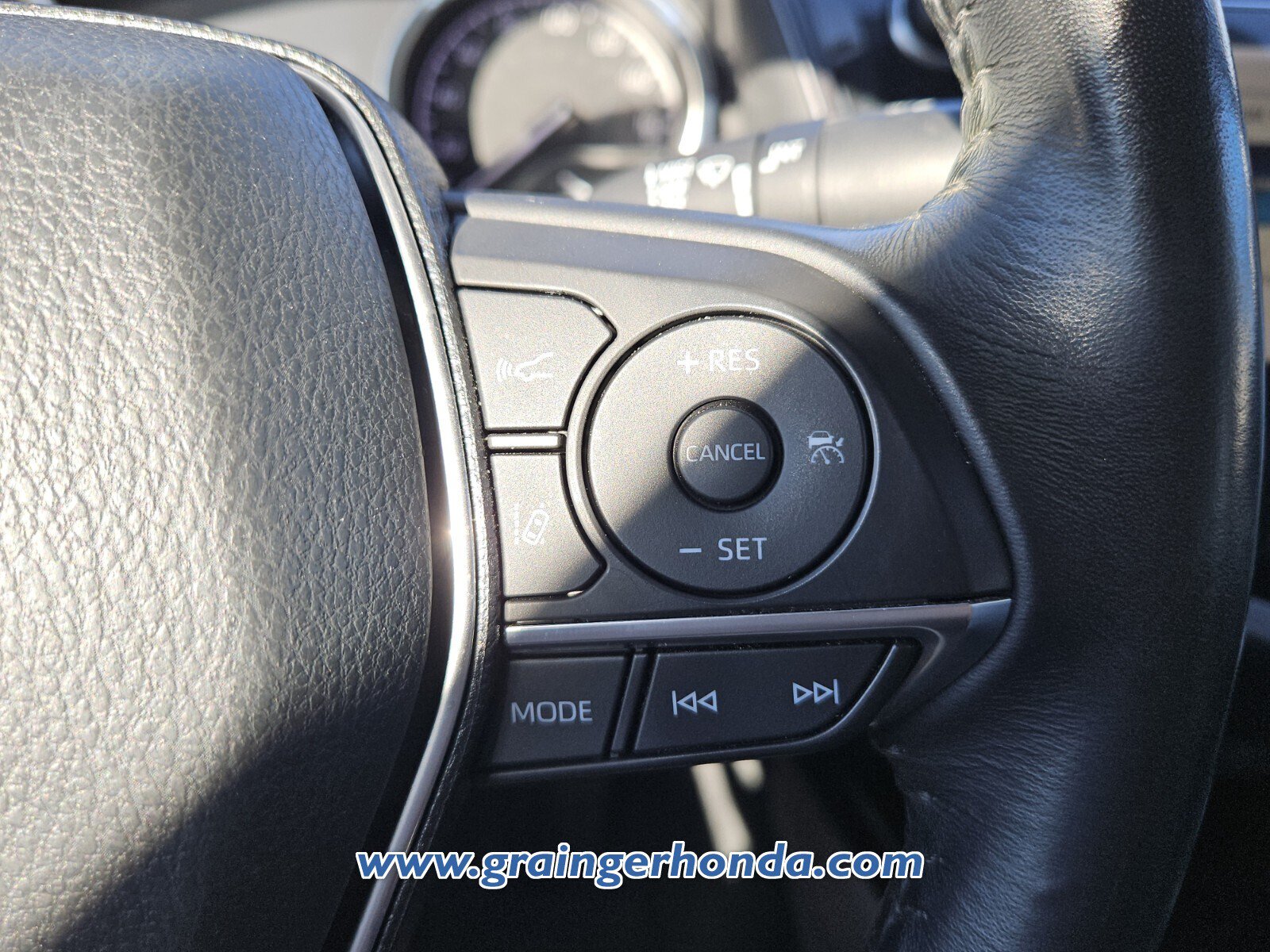 Used 2020 Toyota Camry XLE FWD image 20
