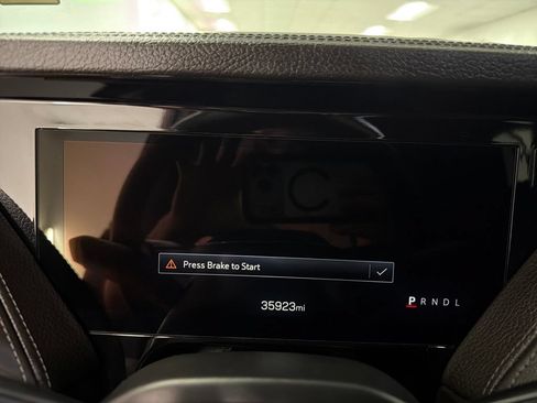 Used 2025 GMC Yukon Denali w/ Sun & Power Step Package RWD image 22