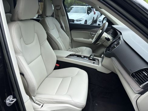 Certified 2023 Volvo XC90 B5 Plus AWD/4WD image 35