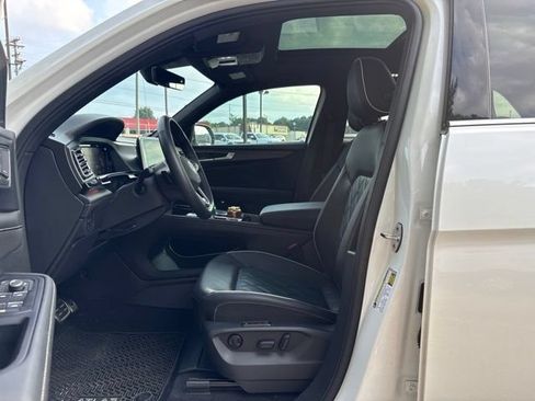 Used 2025 Volkswagen Atlas Cross Sport SEL Premium R-Line AWD/4WD image 8
