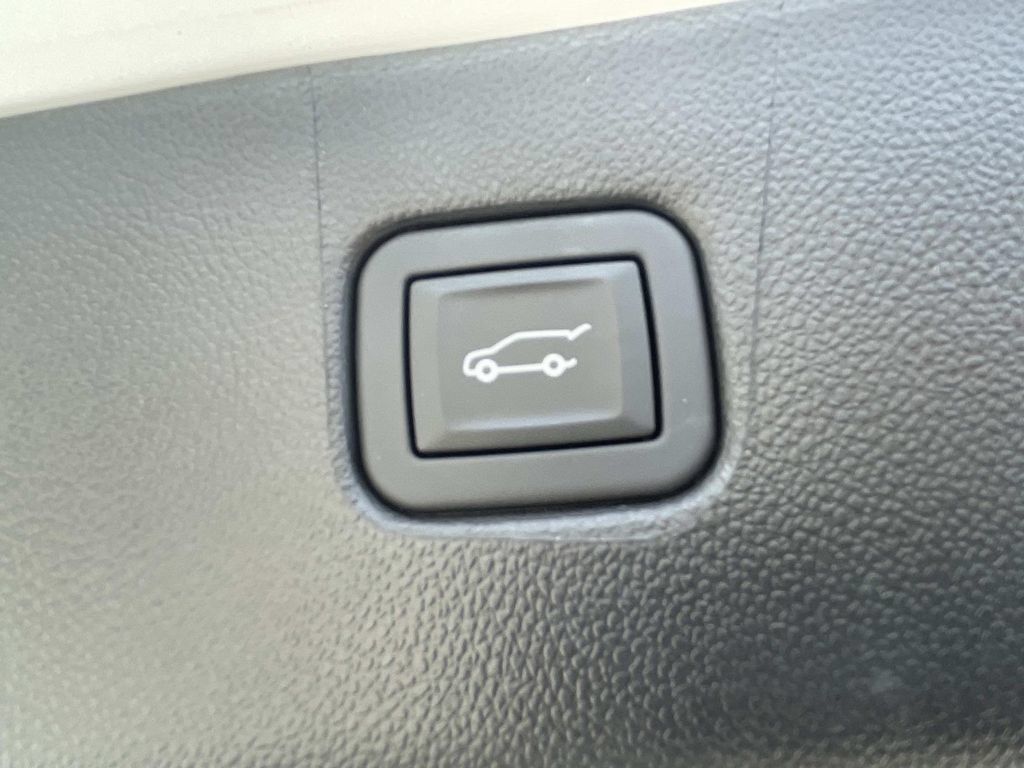 Used 2024 Chevrolet Blazer Premier w/ Driver Confidence II Package FWD image 12