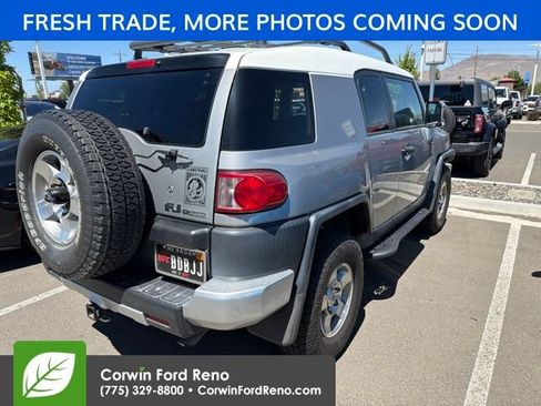 Used 2010 Toyota FJ Cruiser 4WD image 7