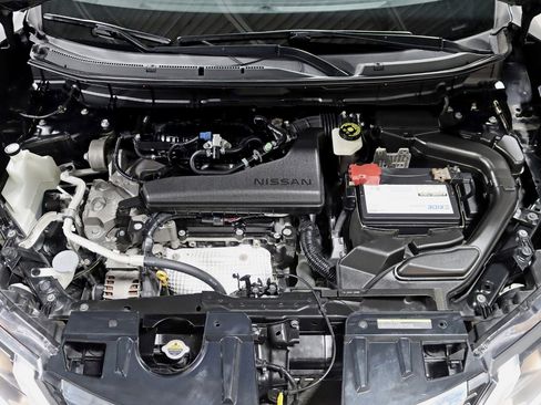 Used 2018 Nissan Rogue SV image 31