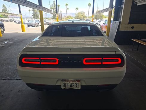 Used 2018 Dodge Challenger SXT RWD image 5