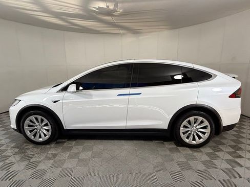 Used 2020 Tesla Model X Long Range image 3