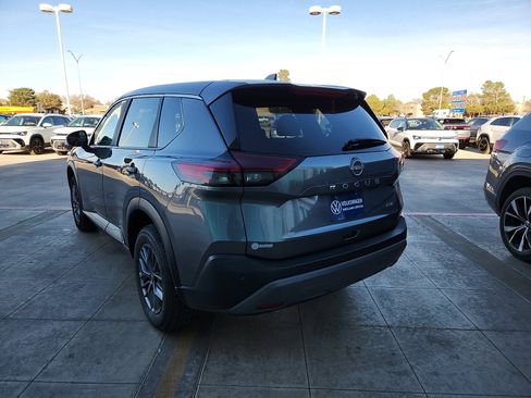 Used 2023 Nissan Rogue S image 5
